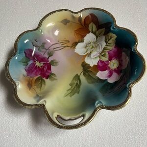 Floral Scalloped Edge Decorative Plate